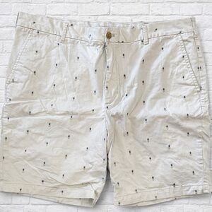 Izod Men's Light Tan Shorts with Pineapple Design